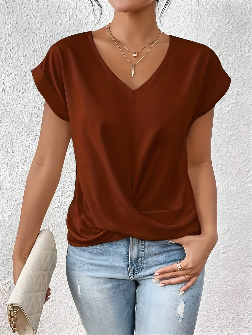 Bella | Top Clásico Cuello en V con Detalle Twist