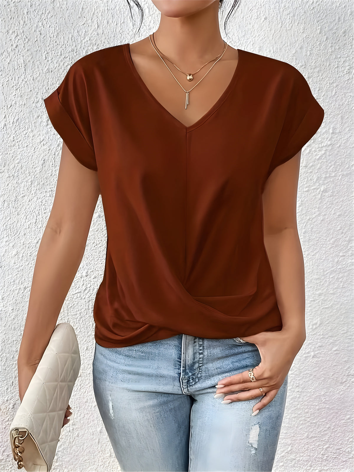 Bella | Top Clásico Cuello en V con Detalle Twist