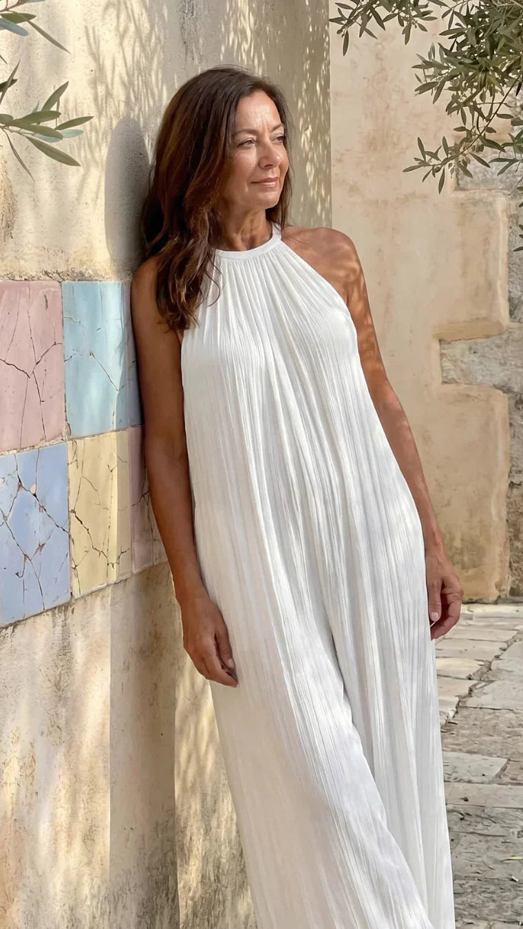 Sylvara | Jumpsuit Elegante de Pierna Amplia y Cuello Halter