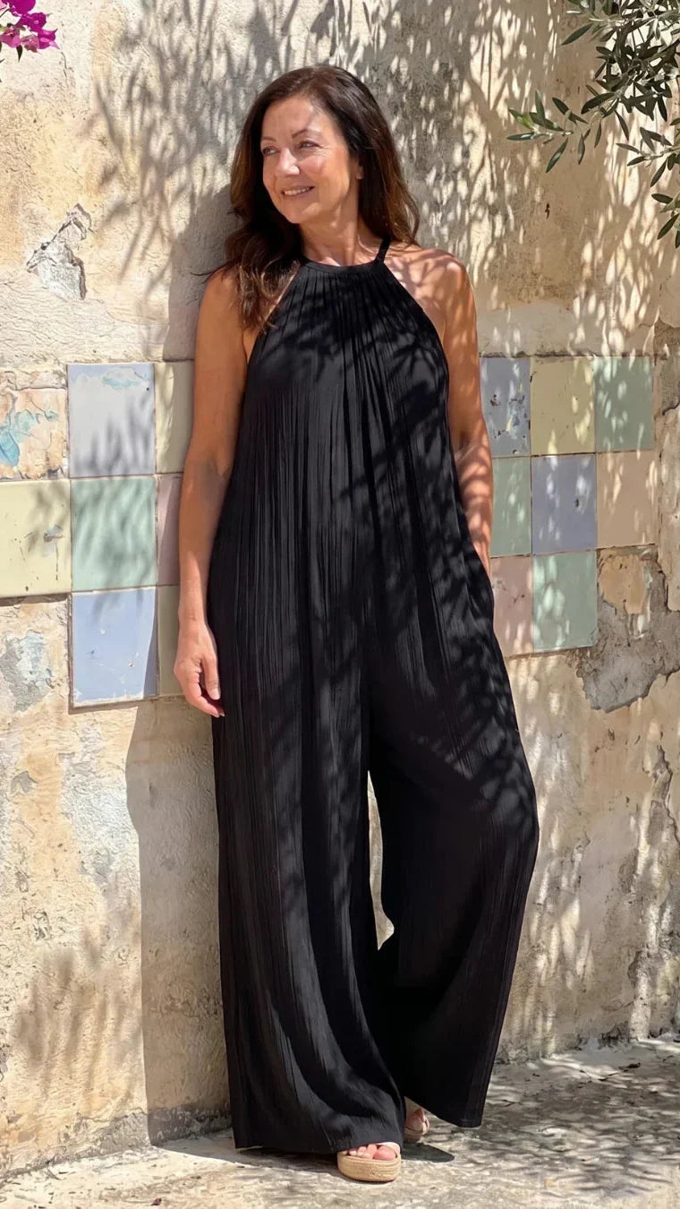 Sylvara | Jumpsuit Elegante de Pierna Amplia y Cuello Halter