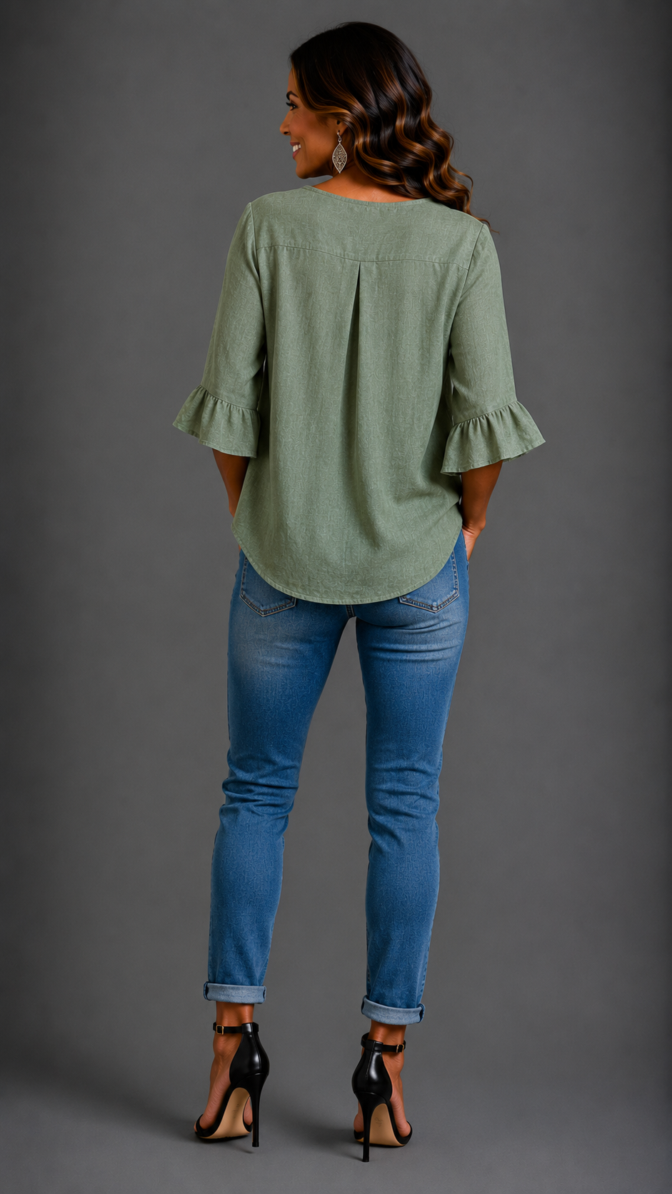 Sophia | Blusa lisa de algodón y lino con botones de madera y volantes