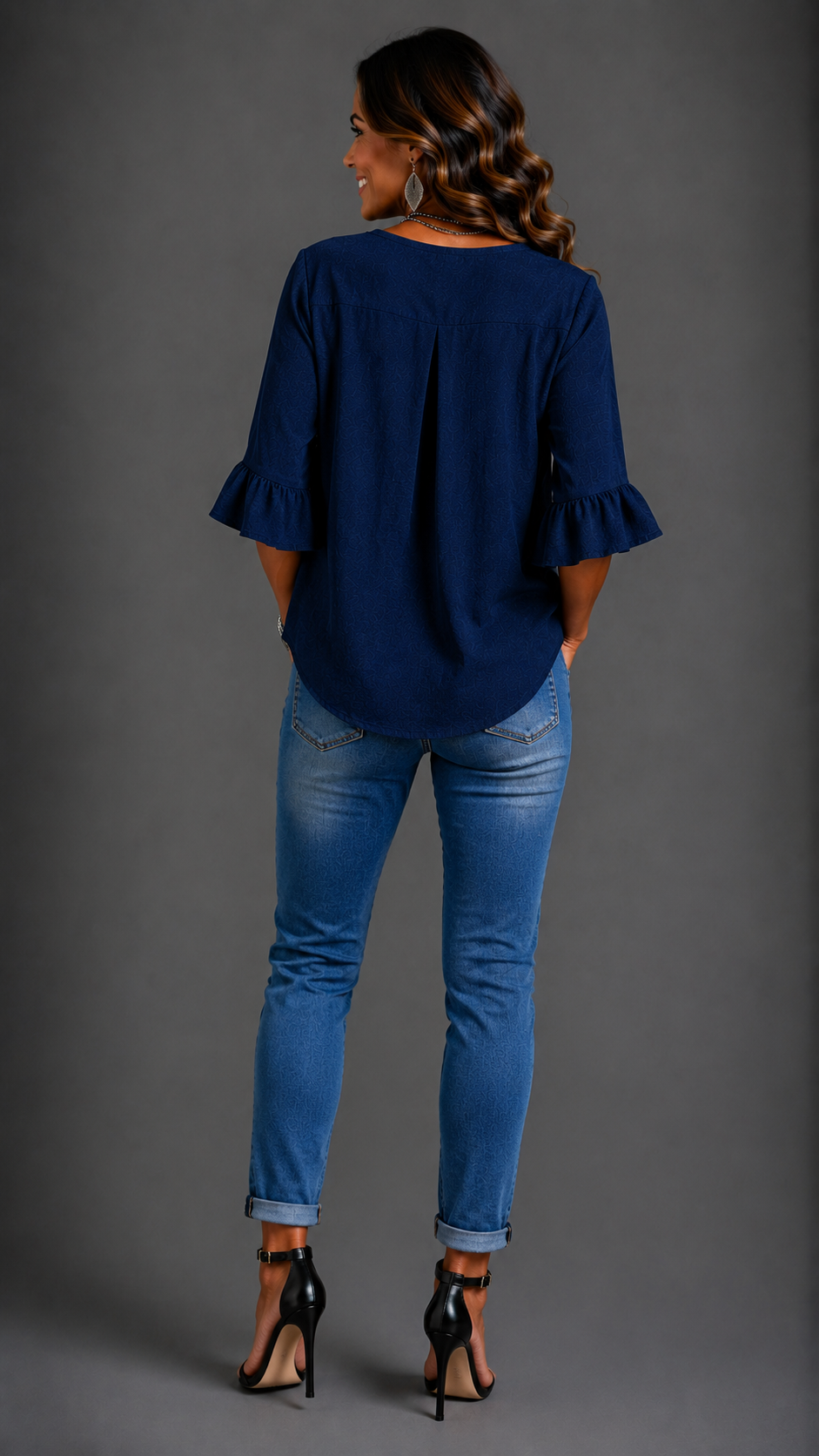 Sophia | Blusa lisa de algodón y lino con botones de madera y volantes