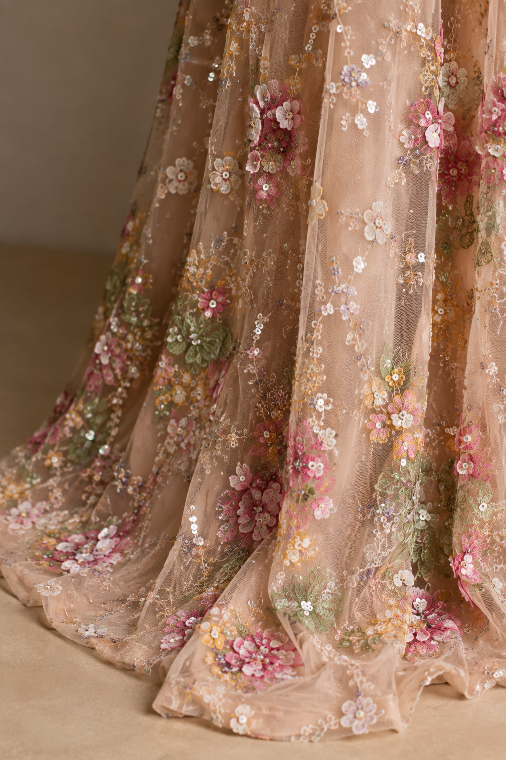 Vestido Largo de Fiesta Bordado con Flores 3D y Abertura - Verona