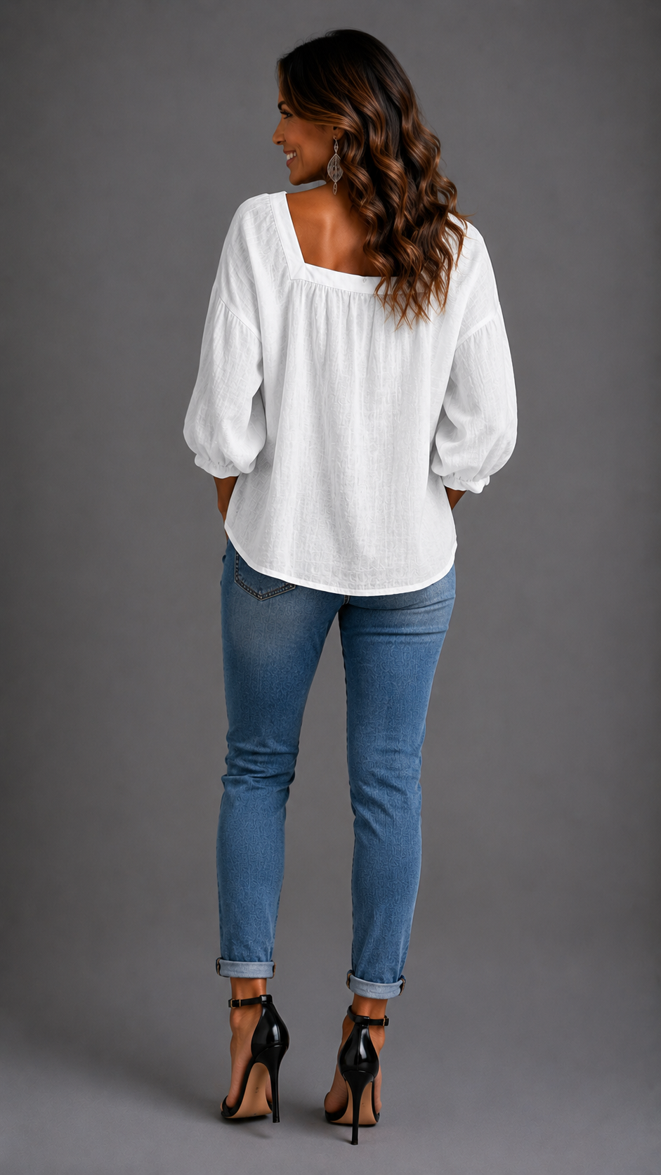 Amelia | Blusa sencilla de cuello cuadrado y manga larga