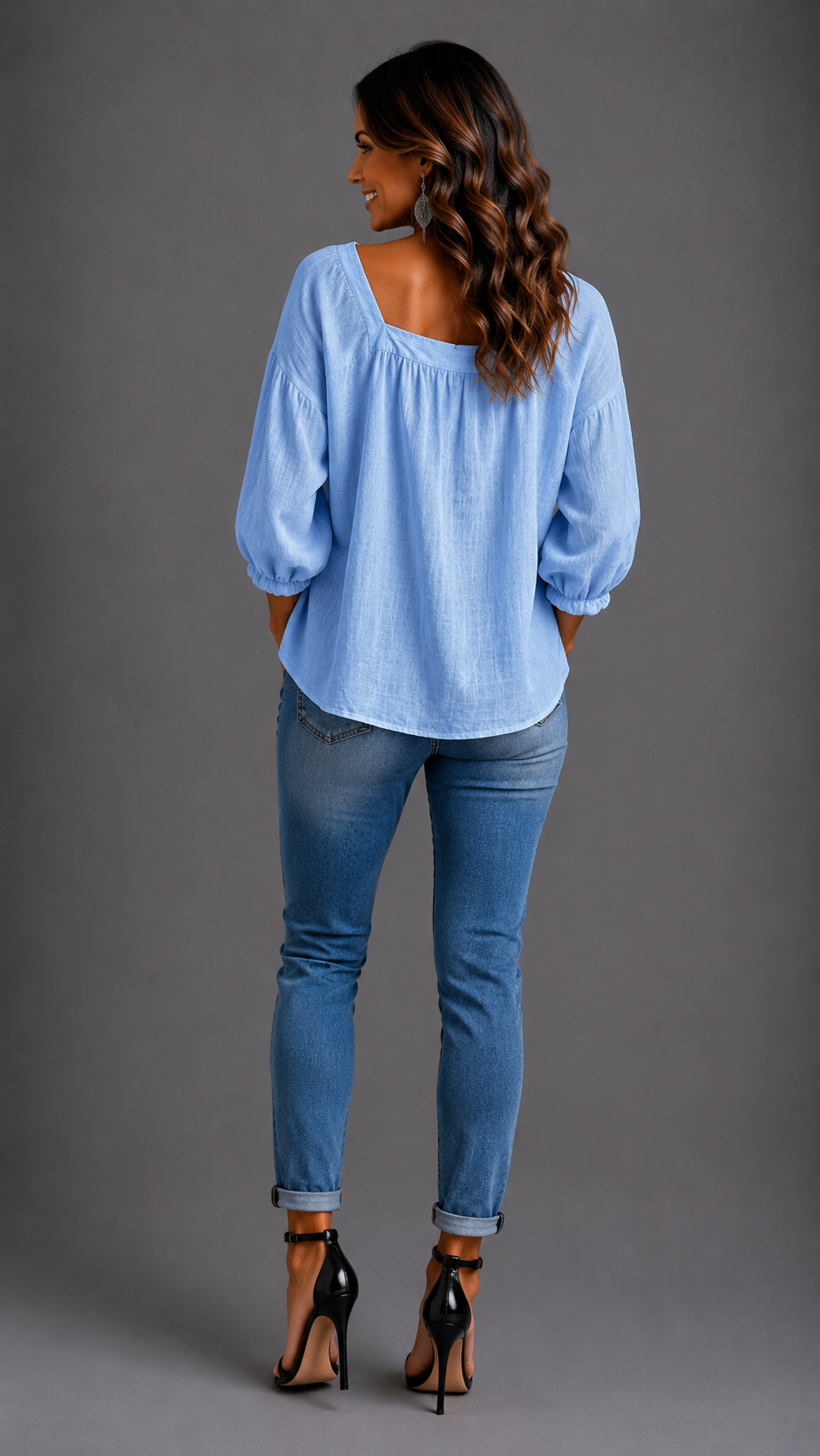 Amelia | Blusa sencilla de cuello cuadrado y manga larga