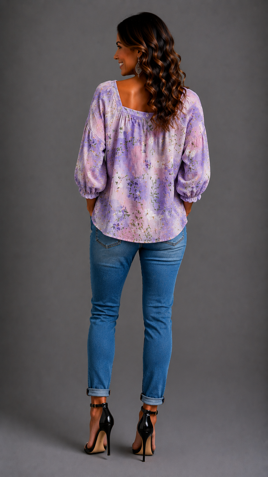 Amelia | Blusa sencilla de cuello cuadrado y manga larga