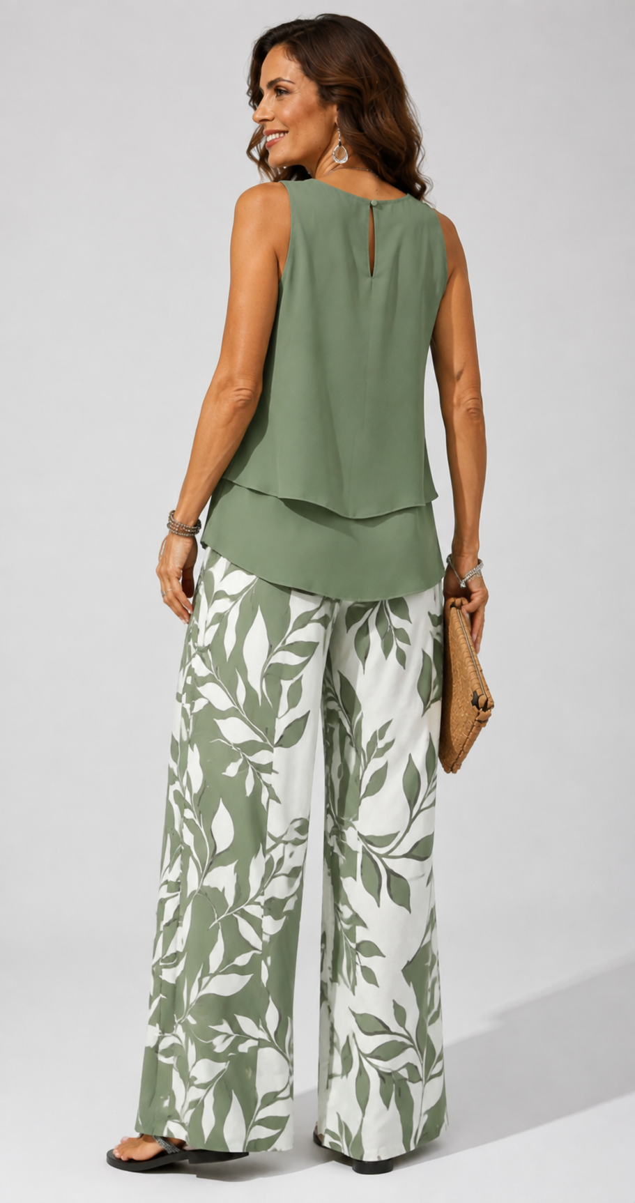 Petronila™ | Conjunto verde Salvia – blusa y pantalón con motivo botánico