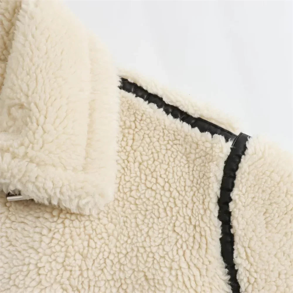 Chaqueta Femenina Afelpada Teddy con Detalles en Cuero – Oslo