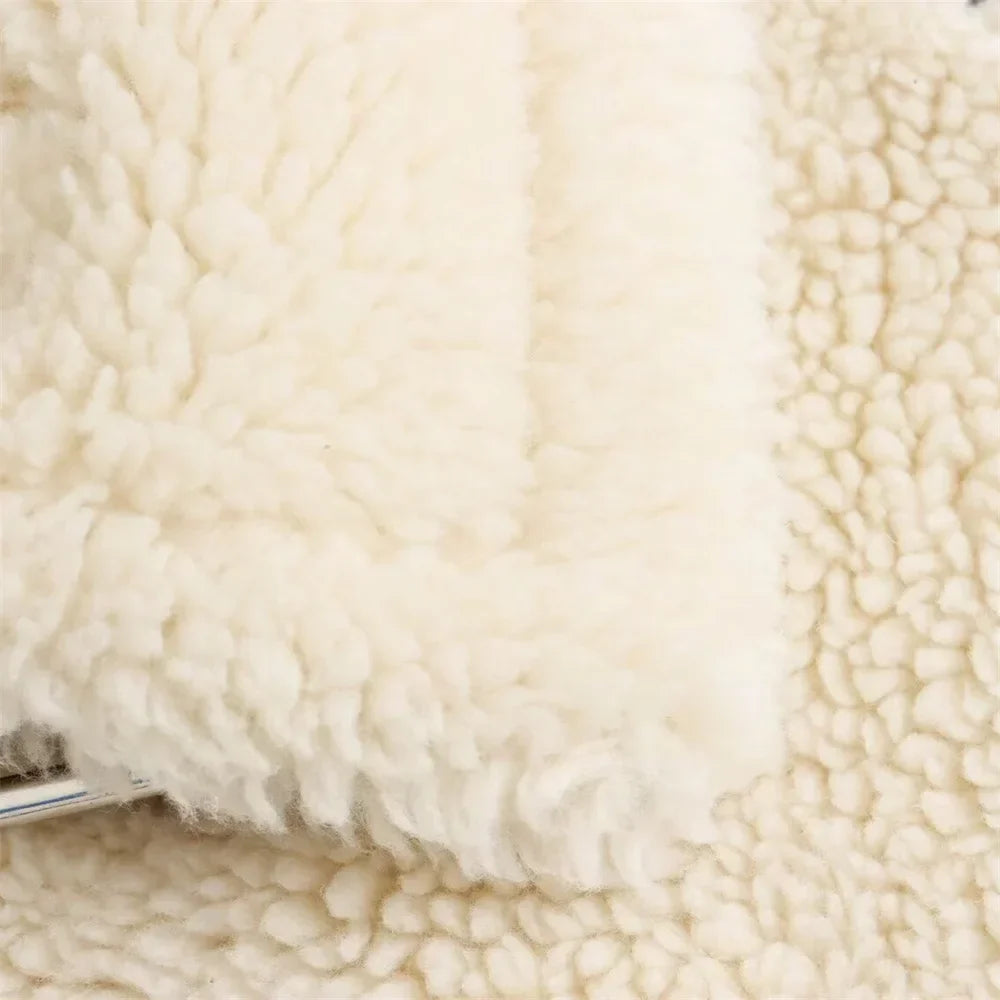 Chaqueta Femenina Afelpada Teddy con Detalles en Cuero – Oslo