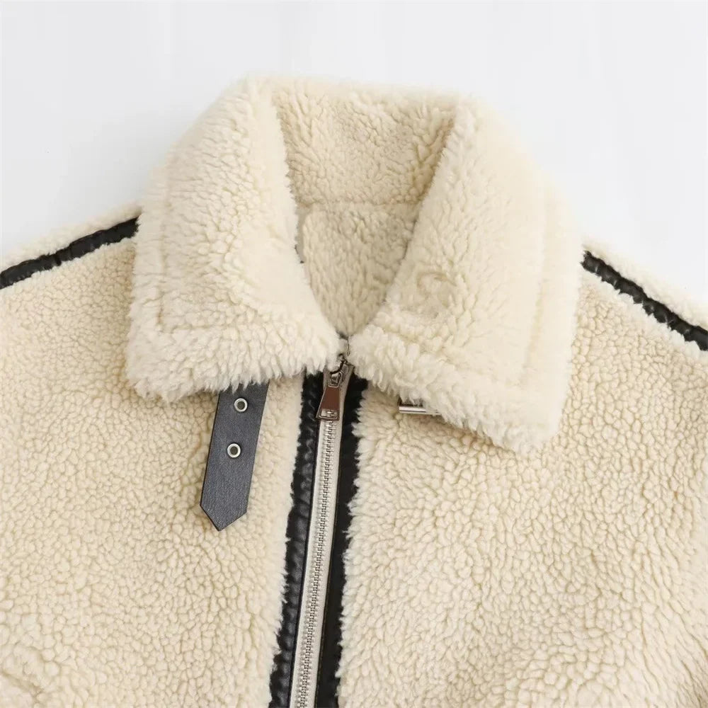 Chaqueta Femenina Afelpada Teddy con Detalles en Cuero – Oslo