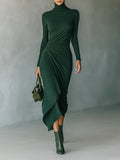 Lenora ∙ Vestido midi cruzado asimétrico plisado con cuello alto – Verde oscuro