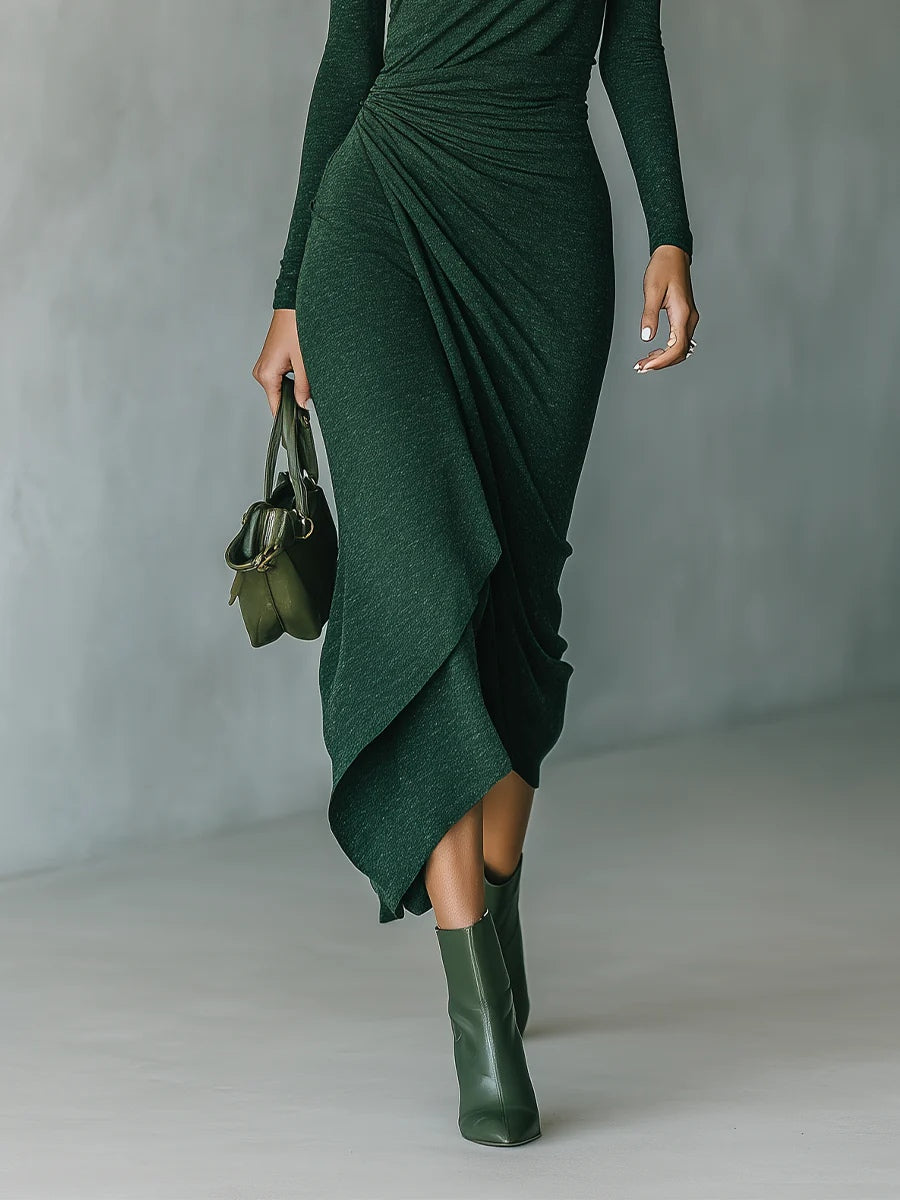 Lenora ∙ Vestido midi cruzado asimétrico plisado con cuello alto – Verde oscuro