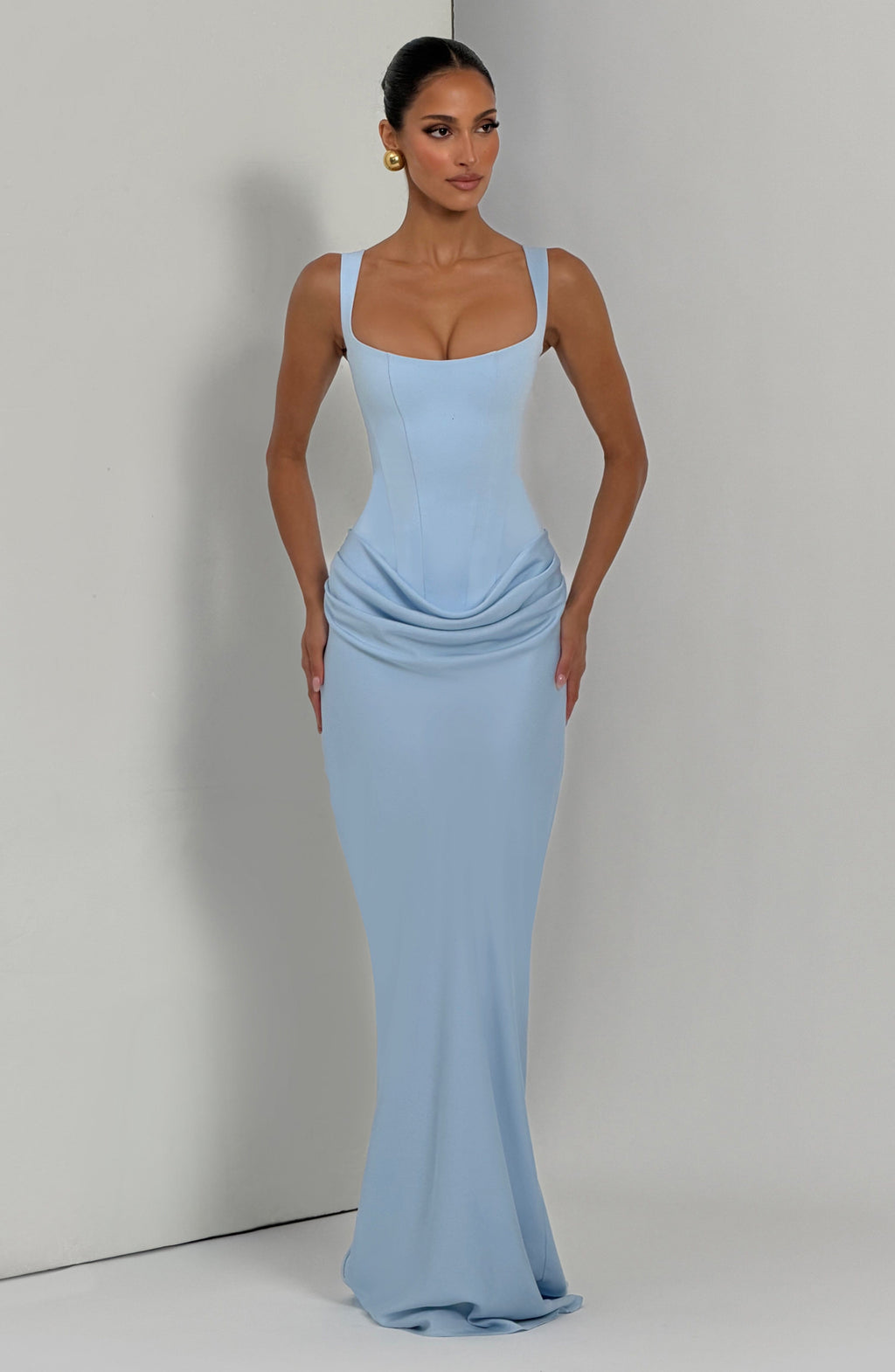 Vestido Largo con Corsé Estructurado y Escote Cuadrado – Mia