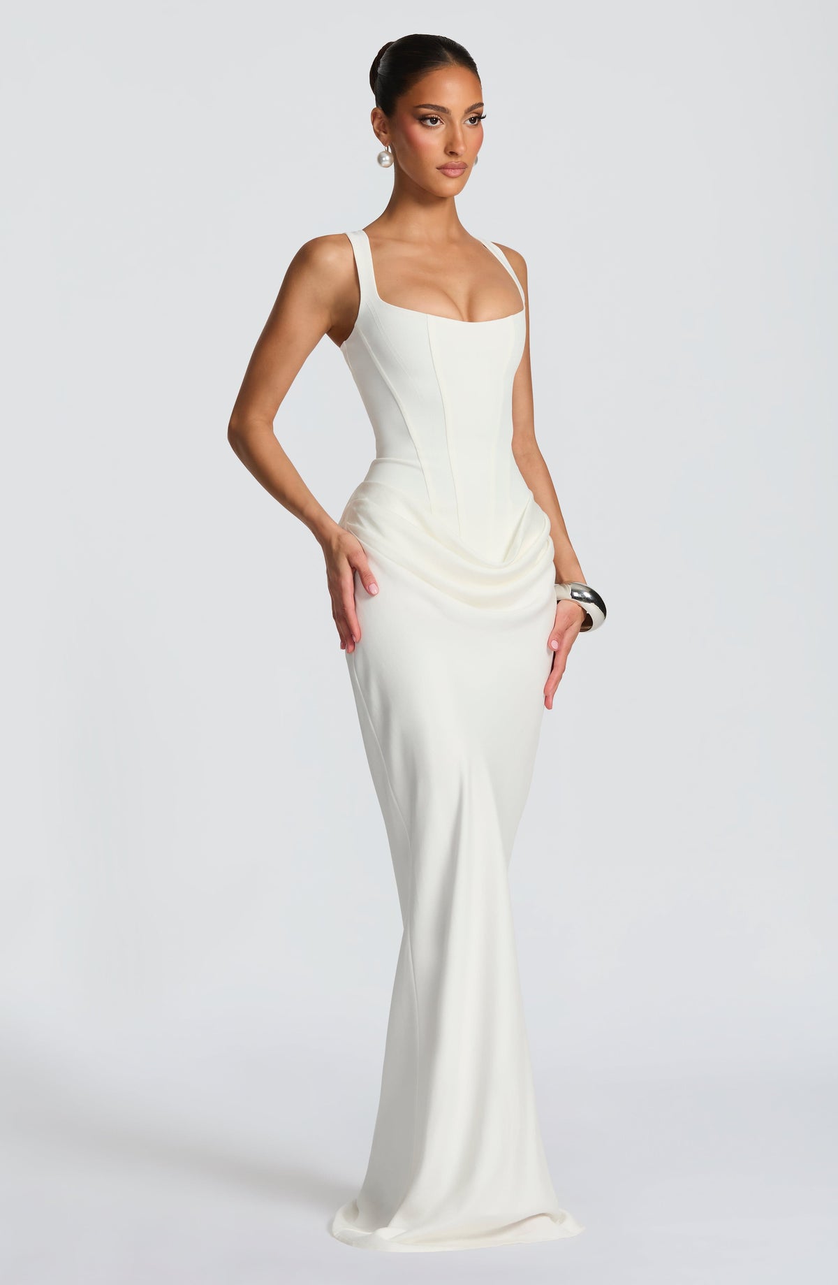 Vestido Largo con Corsé Estructurado y Escote Cuadrado – Mia