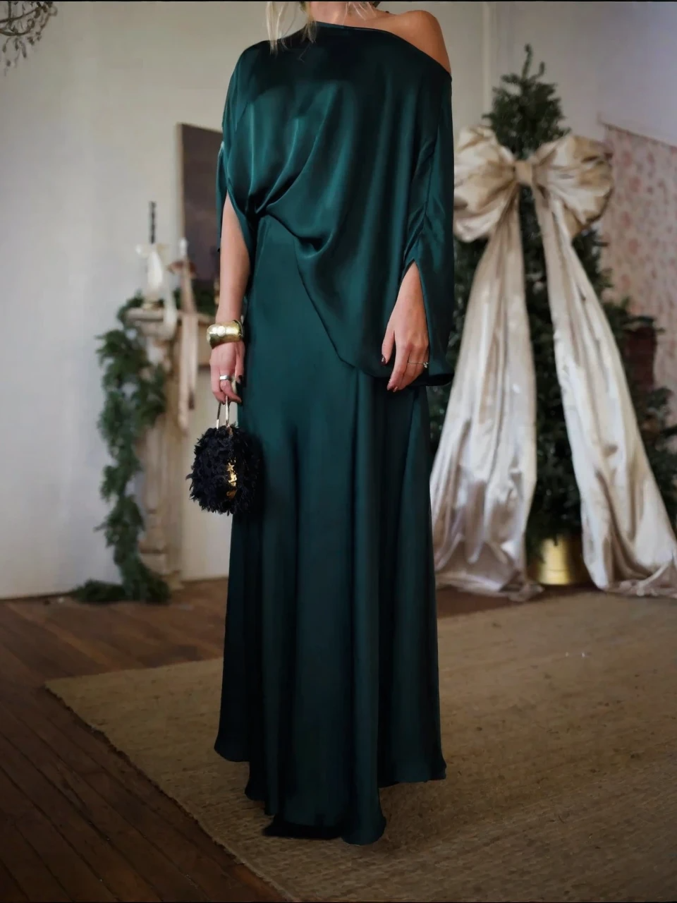 Vestido Femenino Largo de Satén Hombro Caído con Manga Amplia – Firenze
