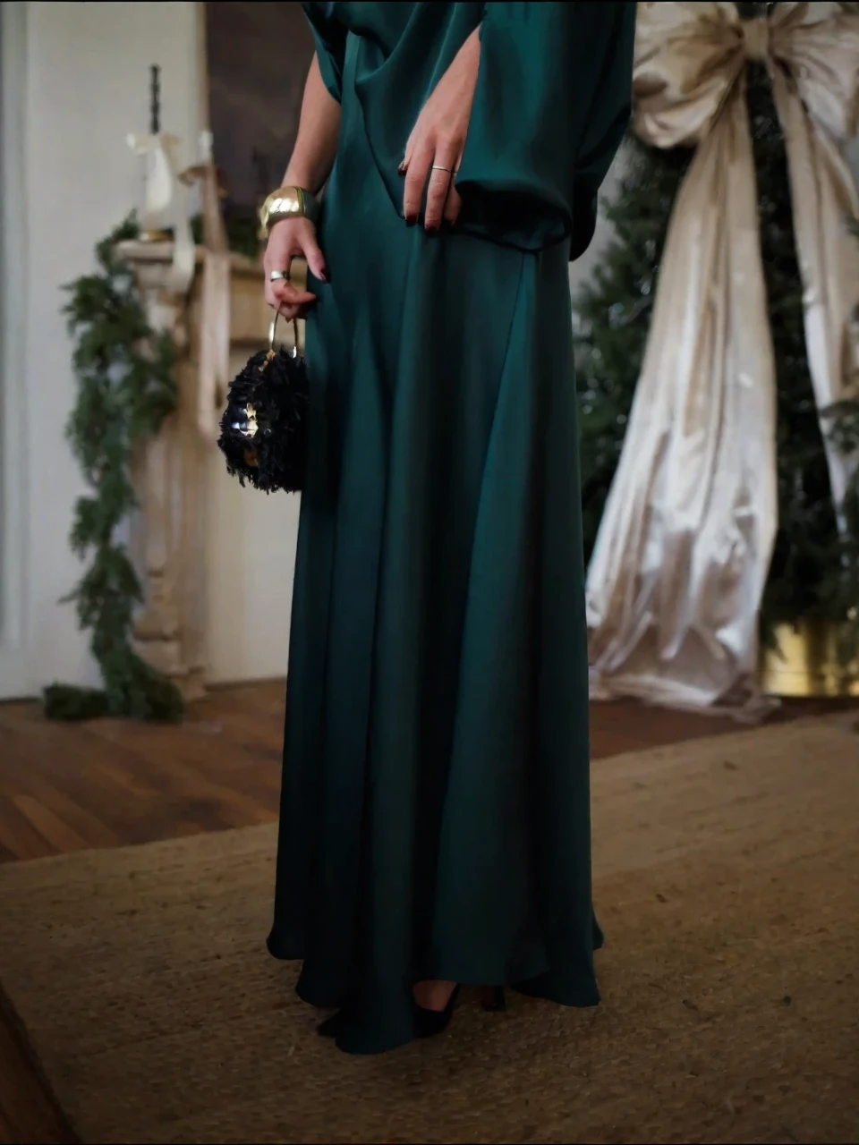Vestido Femenino Largo de Satén Hombro Caído con Manga Amplia – Firenze